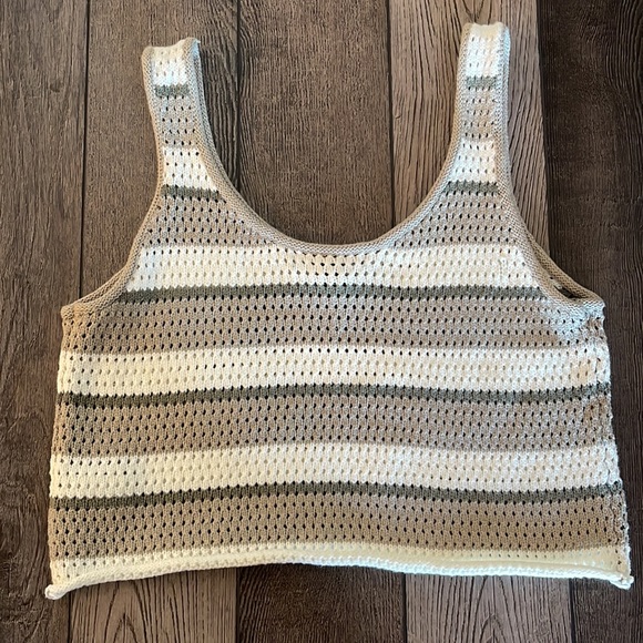 Knitted Green and White Top Forever21 - Picture 2 of 4